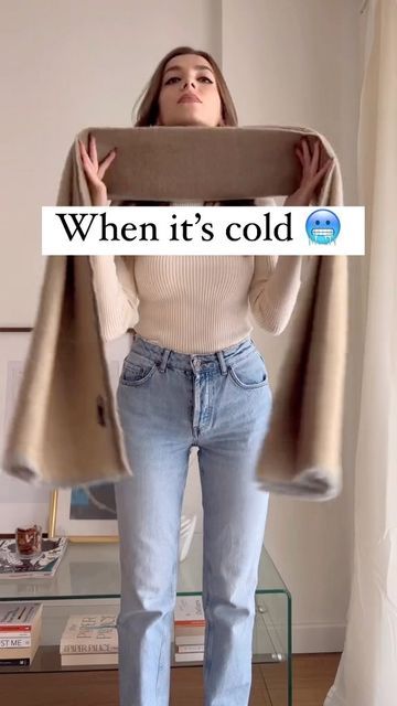 How To Style A Scarf Winter, How To Style Scarf Outfit, Cute Scarf Outfits, How To Style Scarf, How To Wear Scarf, Scarf Styles Winter, Winter Outfits With Scarf, Winter Scarf Styles, How To Style A Scarf