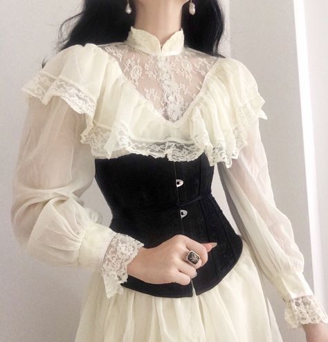 Mode Harajuku, Haine Diy, Dresses Aesthetic, Old Fashion Dresses, Princess Dresses, Fairytale Dress, Black Corset, Vestidos Vintage, Modieuze Outfits