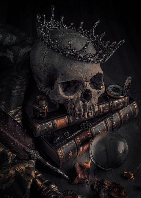 Wallpapers With Depth Effect, Skull With Crown, Depth Effect, Skull Reference, Crown Art, Image Halloween, طابع بريدي, Royalty Aesthetic, Skeleton Art