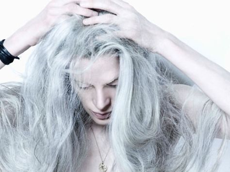 Kristen McMenamy | Philip Riches | Backstage - 3 Sensual Fashion Editorials | Art Exhibits - Anne of Carversville Women's News Kristen Mcmenamy, Silver Sisters, Long Gray Hair, Beauty Pop, Going Gray, Pastel Hair, Summer Hair Color, Natural Hair Color, Hair Color Trends