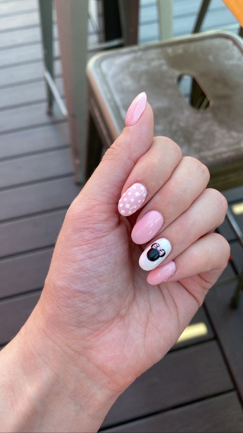 Disney Nails Pink Minnie Mouse, Pink Mini Mouse Nails, Miney Mouse Nails, Pink Minnie Mouse Nails, Pink Disney Nails, Biogel Nails, Minnie Nails, 21st Birthday Nails, Disney Themed Nails