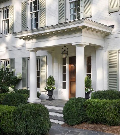 Neoclassical Homes Exterior, Dentil Molding, Neoclassical House, Landscape Ideas Front Yard, Dentil Moulding, Southern House, French Country House Plans, Georgian Architecture, Gas Lanterns