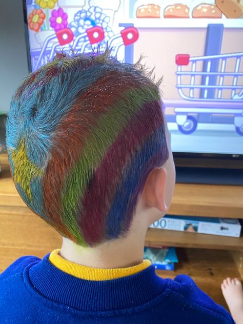 Crazy hair day at school and no coloured hair spray in sight and a very short haired boy! DIY last minute.  I used face paint, you could use watercolour paint too. Get a wet paint brush, load it up with paint and paint it on. I used loose glitter and finished it with hairspray. Ta daaa! My son was delighted with the outcome! Crazy Hair Boys, Hair Color Spray, Crazy Hair Day At School, Color Spray, Crazy Hair Days, Loose Glitter, Glitter Hair, Crazy Hair, Face Paint