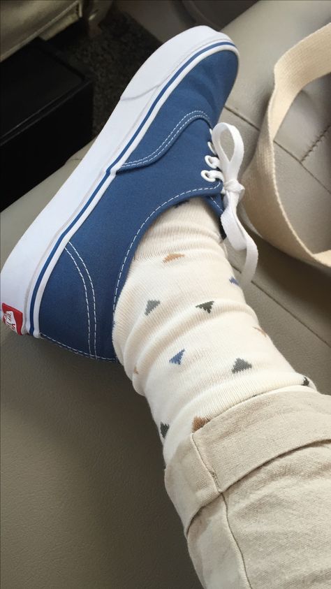 Vans Blue Outfit, Vans Authentic Navy, Vans Shoes Outfit, Shoes Streetwear, Mens Vans Shoes, Casual Shoes Outfit, Navy Sneakers, Matching Socks, Blue Vans