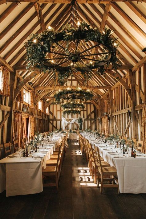 rustic barn wedding chadelier decoration Wedding Decorations Table Settings, Rustic Barn Wedding Reception, Barn Wedding Reception, Barn Parties, Barn Wedding Decorations, Wedding Charm, Rustic Wedding Venues, Table Wedding, Grace Loves Lace