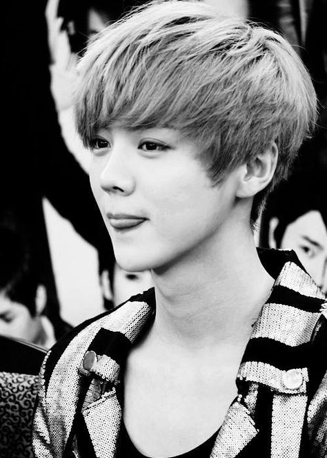 ♥ Luhan ♥ T25 Workout, Cute Photoshoot, Exo Luhan, Hip Style, Professional Dancers, Luhan, Suho, Cute Photos, Belly Dance