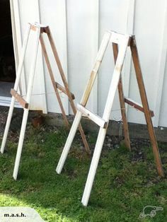 Home-made easels Metal Wine Racks, Diy Easel, Art Easel, Wooden Easel, Craft Show Displays, Easels, Craft Booth, Craft Show Ideas, Wine Racks