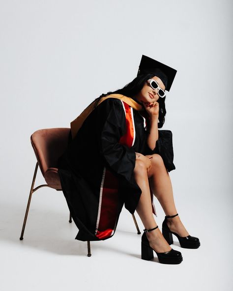 Grad photos but make it ✨cool✨ Iconic Graduation Photos, Md Graduation Pictures, Graduation Studio Pictures, Untraditional Graduation Photos, Graduation Inspo Pics, Creative Shot For Graduation Studio, Creative Graduation Photoshoot Ideas, Studio Graduation Photoshoot, Cool Graduation Pictures