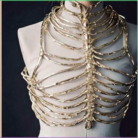 Rib Cage Accessories, Gold Ribcage Corset, Corset Avant Garde, Ribcage Fashion, Bones Accessories, Jewelry Corset, Rib Cage Corset, Ribcage Corset, Anatomical Fashion