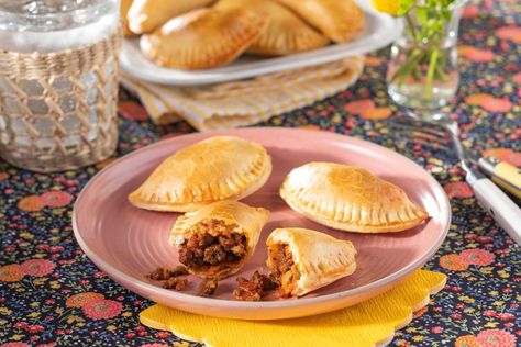 Easy Beef Empanadas Recipe, Easy Beef Empanadas, Beef Empanadas Recipe, Yummy Bites, Beef Empanadas, Homemade Dough, Empanadas Recipe, Tailgate Food, Super Bowl Food