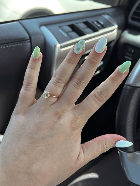 Cute Nail Designs Checkered, Light Green Checkered Nails, Green And White Checkered Nails, Green Checkerboard Nails, Almond Nails Checkered, Spring Checkered Nails, Neon Checkered Nails, Cute Checkered Nails, Summer Nails Checkered