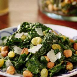 Tuscan Kale Salad with Anchovy Dressing Food Network Valerie Bertinelli, Family Brunch Recipes, Tuscan Kale Salad, Anchovy Dressing, Pasta With Herbs, Tuscan Kale, Cooking Thanksgiving Dinner, Potato Chip Recipes, Comfort Casseroles