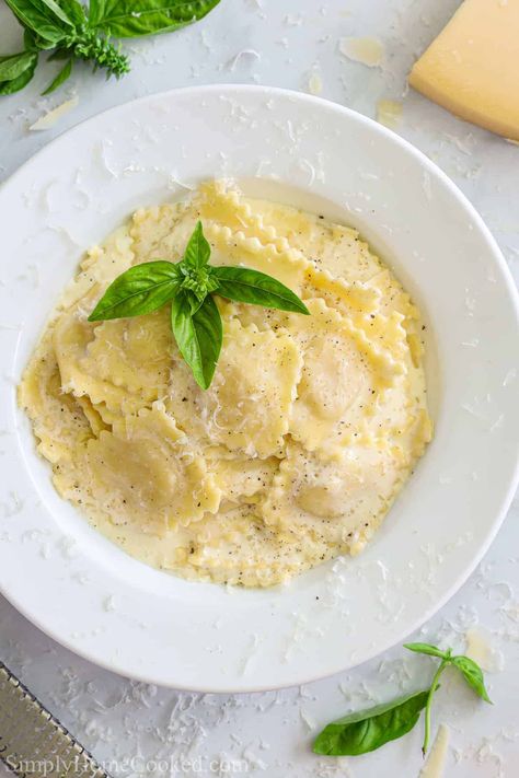 Four Cheese Ravioli Recipe, Four Cheese Ravioli, Cheese Ravioli Recipe, Ravioli Sauce, Risotto Radicchio, Pesto Salmon, Ravioli Recipe, Lemon Chicken Orzo Soup, Cheese Ravioli