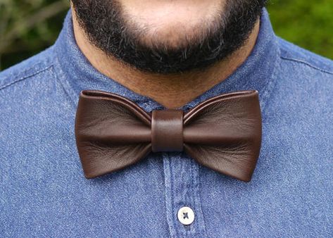 Leather Bow Tie, Leather Jewels, Wood Clothes, Leather Decor, Special Clothes, Dog Scarfs, Sewing Leather, Leather Bows, Mens Bow Ties