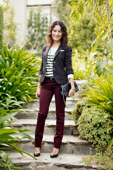 Wine colored pants <-- Wine pants can pair with navy, khaki, brown, olive, grey, teal, wine...get my drift? Burgundy Pants Outfit, Wine Colored Pants, Maroon Pants Outfit, Wine Pants, Maroon Pants, Executive Fashion, Burgundy Pants, Like Fine Wine, Red Jeans