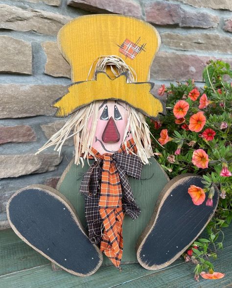 Excited to share the latest addition to my #etsy shop: Mail out-PATTERN Critter Sitter Collection Small Scarecrow sitter/hanger Wood Craft DIY Pattern https://etsy.me/3xWXTTv #halloween #woodworkingcarpentry #fall #autumn #scarecrows #woodcrafts #woodpatterns #rekindle Thanksgiving Wood Crafts, Wood Scarecrow, Critter Sitters, Diy Scarecrow, Scarecrow Crafts, Fall Wood Crafts, Casa Halloween, Halloween Wood Crafts, Wreath Accessories