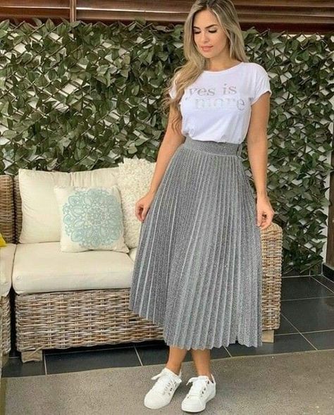 Trendy Modest Outfits, Flared Skirts, Mode Turban, Modesty Outfits, Cute Modest Outfits, Stylish Dresses For Girls, Modest Fashion Outfits, Teenage Fashion Outfits, Casual Style Outfits