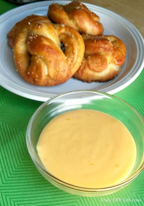 Aunt Annies Pretzel Recipe, Pretzel Cheese Dip, Recipes With Cheese, Auntie Annes Pretzels, Pretzel Recipes, Auntie Anne, Cheese Dipping Sauce, Pretzel Recipe, Pretzel Cheese