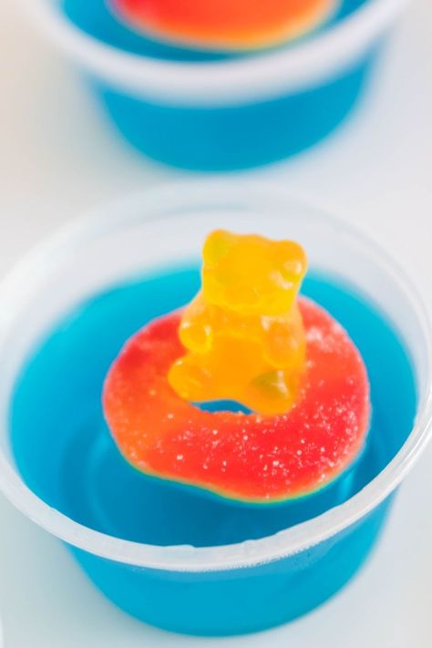 Pool Party Jello Shots, Jello Gummy Bears, Jello Shots With Vodka, Party Jello Shots, Shots With Vodka, Summer Jello Shots, Gummy Bear Shots, Thanksgiving Jello, Vodka Jello Shots