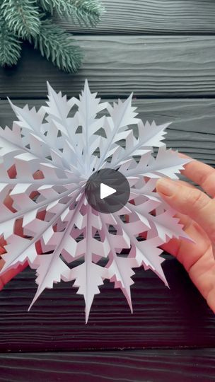 Paper Stars Diy Easy 3d Snowflakes, Christmas Decor Paper Ideas, 3d Paper Christmas Decorations, Christmas Paper Snowflakes Diy, Cardboard Snowflakes Diy, 3d Paper Snowflakes Templates, Easy Paper Christmas Tree, Christmas Decor Ideas With Paper, Creative Origami Ideas