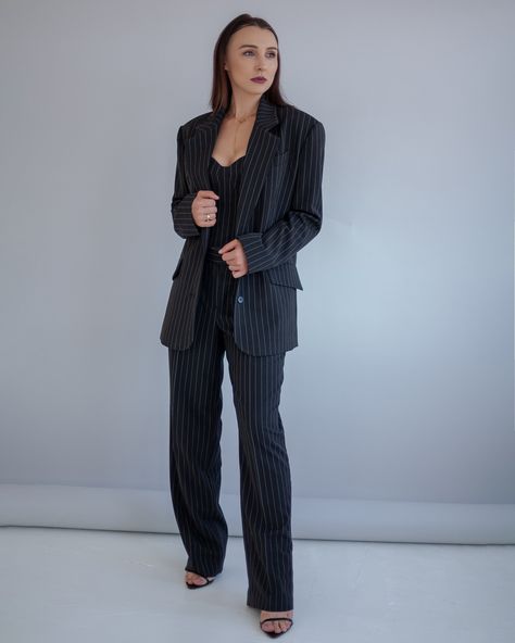 Pinstripe Suit Women, Striped Blazer Outfit, Oversized Black Blazer, Pinstripe Jacket, Polished Casual, Formal Blazer, Pinstripe Blazer, Straight Jacket, Boyfriend Blazer