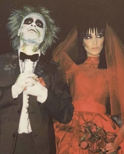 Couples Halloween Costumes, Costumes College, Couples Halloween, Halloween Costumes College, Beetlejuice, My Profile, Halloween Costumes, Reading, Halloween