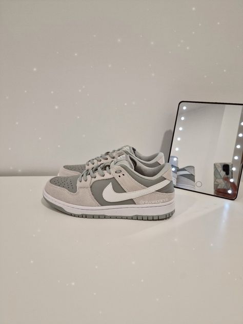 Nike dunk low gray Nike Dunk, Nike Sb, Nike Dunks, Me Too Shoes, Tennis, Outfit Ideas, Nike, Sneakers, Grey