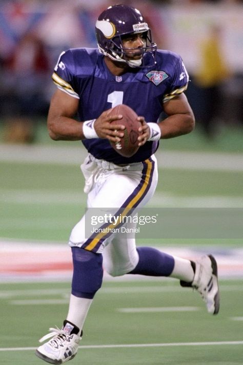 Warren Moon Minnesota Vikings Wallpaper, Viking Warrior Tattoos, Viking Wallpaper, Warren Moon, Real Vikings, Nfl Football Pictures, Minnesota Vikings Football, Vikings Football, Warrior Tattoos