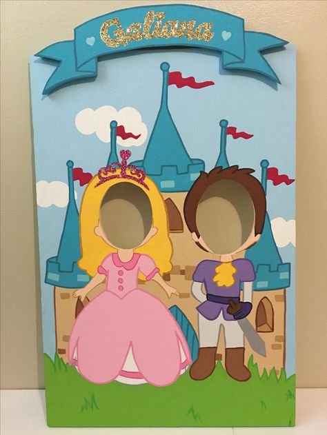 Princess Photo Booth Frame, Fairy Tale Photo Booth, Photobooth Frame Ideas, Princess Photo Booth, Diy Hula Hoop, Foam Decorations, Photobooth Frame, Pink And Gold Decorations, Princess Frame