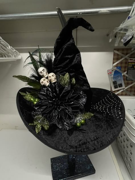 Witch Hats Decorated, Decorated Witch Hat Ideas, How To Decorate A Witches Hat To Wear, Witch Centerpiece Ideas, Decorate Witch Hat Diy, Witch Hat Decorations Decorating Ideas, Decorate A Witches Hat, Decorated Witches Hats Diy, Witch Hats Diy