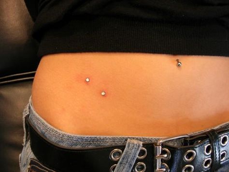 microdermal hip piercing. Freakin cute! Hip Piercing, Lose Stomach, Industrial Piercing Jewelry, Surface Piercing, Bellybutton Piercings, Gold Body Jewellery, Cute Piercings, The Hardest Part, Belly Piercing