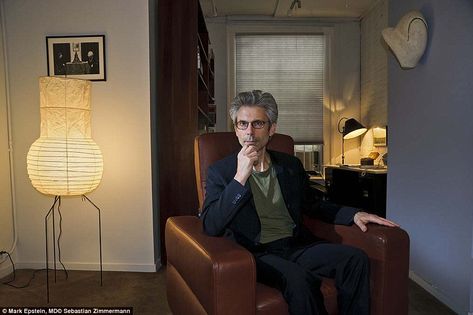 Photographer Sebastian Zimmerman's looks inside New York's therapy offices Psychoanalyst Office, Counselling Room Design, Psychiatrist Office, Therapy Offices, Counselling Room, Red Leather Chair, Office Doors, Therapist Office Decor, Future Office