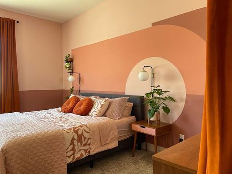 Wall Mural Ideas, Accent Wall Ideas, Bedroom Orange, Bedroom Murals, Mural Ideas, Vintage Dining Room, Decoration Inspiration, Bedroom Night Stands, Living Room Colors