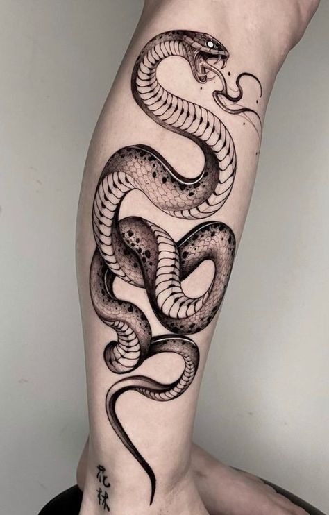 King Cobra Tattoo, Tato Realis, Cobra Tattoo, Tattoo Snake, Snake Tattoo Design, Muster Tattoos, Tattoo Cover Up, Floral Tattoo Design, King Cobra