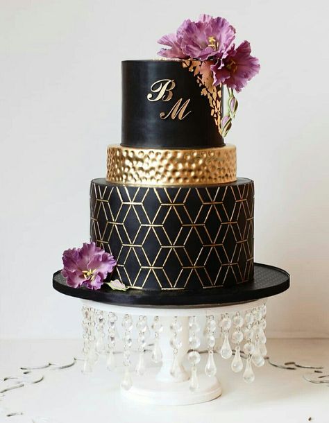 1920s Cake, Black And Gold Birthday Cake, Black Gold Birthday, Black And Gold Cake, Gold Birthday Cake, Gold Party Decorations, Cake Trends, 65th Birthday, Gold Cake