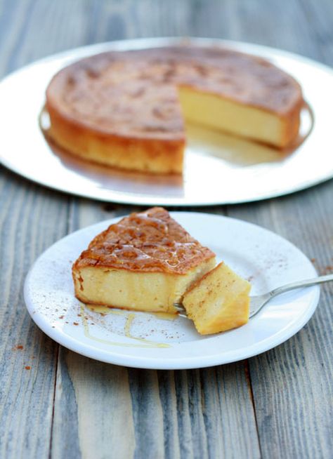 Melópita – Honey pie from Sifnos island Greek Recipes Authentic, Greek Foods, Sweet Pies, Honey Pie, Greek Sweets, Greek Desserts, Greek Cooking, Greek Dishes, A Piece Of Cake