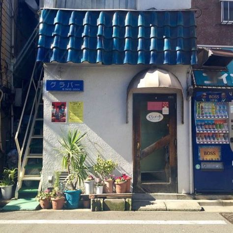 Shop Front Photography, Tokyo Storefronts Photography, Urban Sketching Reference Photos Japan, Urban Sketching Reference Photos, Shimokitazawa Tokyo, Urban Houses, Scenery Building, Japanese Buildings, Japan House