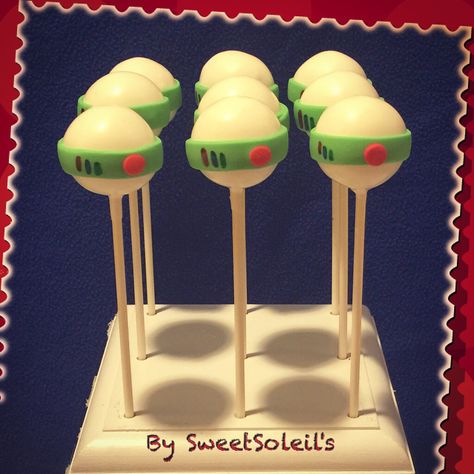 Buzz Light Year Cake Pops, Buzz Lightyear Cake Pops, Toy Story Cakepops, Buzzlight Year Cake Ideas, Buzzlight Year Birthday Theme, Toy Story Cake Pops, Buzz Party, Toy Story Food, Buzz Lightyear Birthday Party