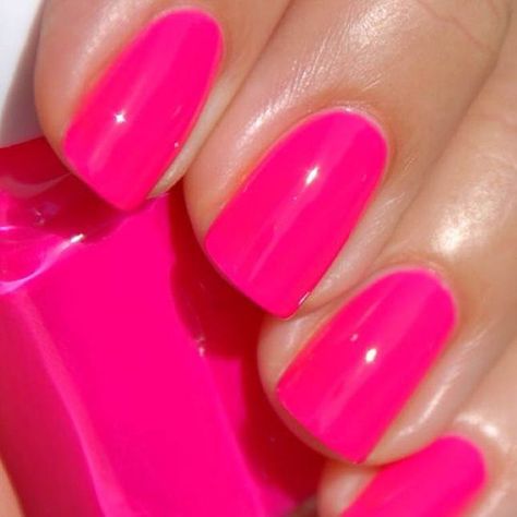 Summer Nails Hot Pink Nail Polish, Pink Toe Nails, Bright Pink Nails, Neon Pink Nails, Pink Nail Colors, Unghie Sfumate, Pink Gel Nails, Hot Pink Nails, Cute Gel Nails