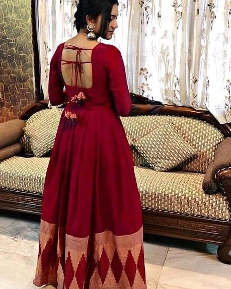 Kurta From Old Saree, Anarkali From Saree, Onam Outfits Ideas, Creative Dresses, Maroon Anarkali, Diwali Dress, Saree Reuse, Onam Outfits, Saree Jackets