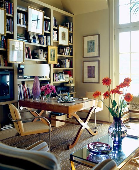 25 Brilliant home libraries to inspire you – SheKnows Casa Country, Bookshelf Styling, Home Libraries, Home Library, Office Inspiration, Facades, Office Design, Bookshelves, Outdoor Living