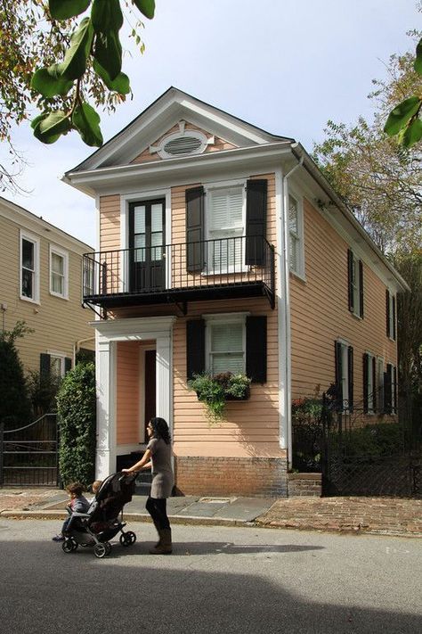 King St., Charleston, S.C. Charleston Daily Photo: teeny tiny houses of #charleston #cottage 2 Story Tiny House, Two Story Tiny House, Two Story Cottage, Shotgun House, Two Story House Plans, Small Cottages, Narrow House, Tiny Cottage, Pink House