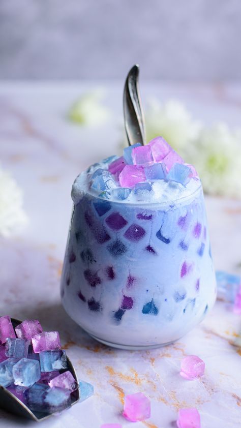 Easy Butterfly Pea Coconut Milk Drink recipe Coconut Milk Drink, Superfood Drinks, Mini Ice Cube Tray, Blue Spirulina, Superfood Powder, Butterfly Pea, Body Detox, Breakfast Smoothies, Fat Burning Drinks