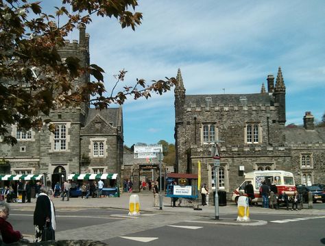 Tavistock Tavistock Devon, Woburn Abbey, Summer Book, City Planning, Devon And Cornwall, Thatched Cottage, North Devon, Summer Books, West Country