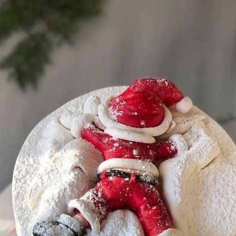 AmourDuCake on Instagram: "YES OR NO?? Christmas cake 😂😂😂 by @betullbutikpasta Its so funny" Christmas Cakes Ideas, Christmas Cake Designs, Cake Christmas, Christmas Cakes, Christmas Sweets, Fancy Food, December 30, Yes Or No, December 11