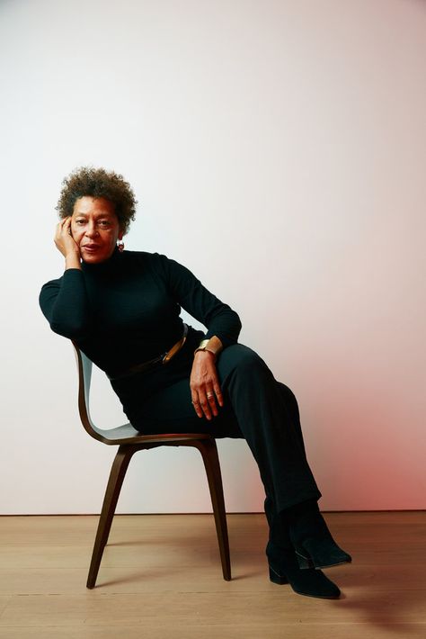 Carrie Mae Weems, Corporate Portrait, Solo Photo, Personal Branding Photoshoot, Corporate Headshots, Professional Portrait, Business Portrait, Interior Stylist, Women Names