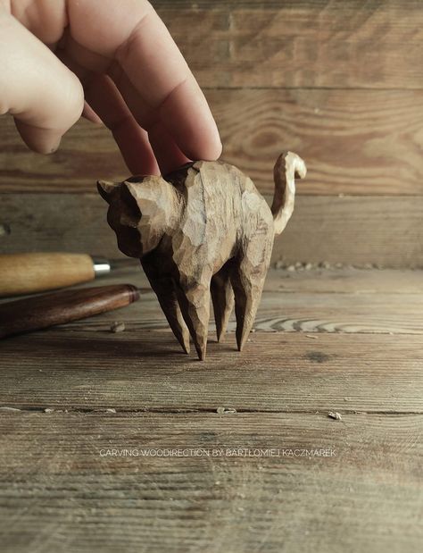 Whittling Ideas, Wood Carving Art Sculpture, Carved Wooden Animals, Whittling Projects, Simple Wood Carving, Wood Carving For Beginners, Toy Making, Craft Craft, Got Wood