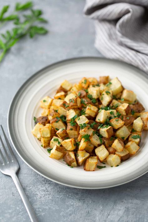 These Air Fryer Roasted Potatoes are crispy on the outside and tender on the inside, just as potatoes should be. They're seasoned to perfection and make a delightful side dish for any meal. Air Fryer Roasted Potatoes, Air Fry Potatoes, Toaster Oven Recipes, Air Fryer Oven Recipes, Air Fry Recipes, Fry Recipes, High Protein Low Carb, Ninja Foodi, Oven Recipes