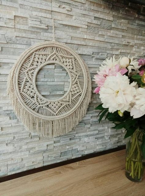 Round Macrame Wall Hanging, Round Macrame, Macrame Mandala, Wall Hanging Diy, Macrame Wall Art, Micro Macramé, Macrame Ideas, Macrame Decor, Macrame Knots