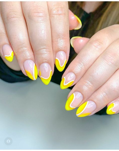 Yellow nail art Yellow Nails With Design, Nail Art Yellow, Yellow Nail Designs, Cold Play, Yellow Nail Art, Yellow Nails Design, Nail Art Stripes, Yellow Nail, Natural Nail Art